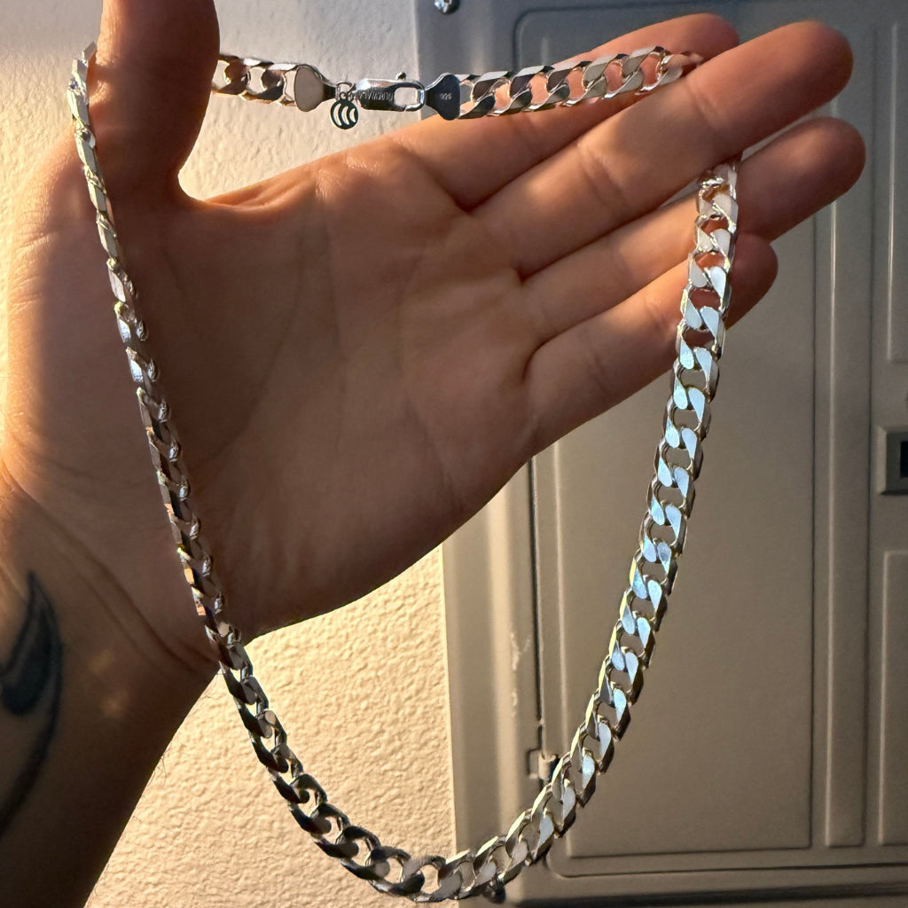 Close-up of 8.7mm Cuban curb links in genuine sterling silver
